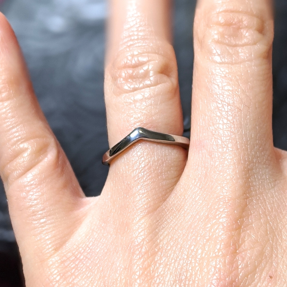 Chevron stainless steel ring stacking ring - Picture 2 of 3